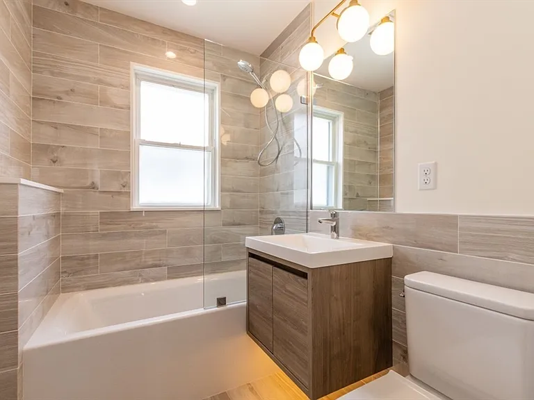 219 Common St #1 — Photo 15