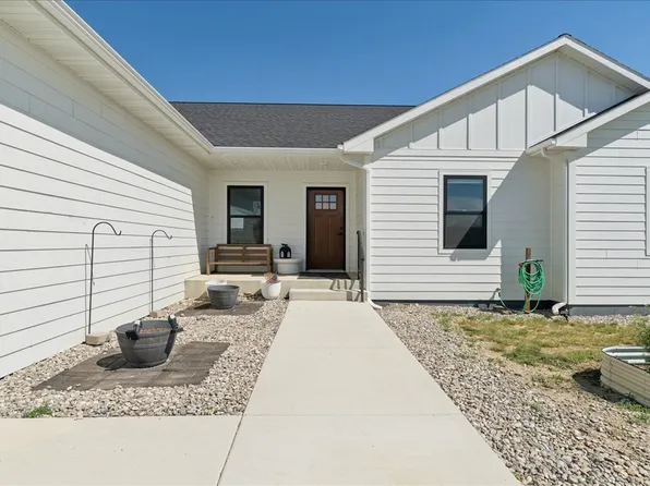 1002 4th Ln NE, Choteau, MT 59422