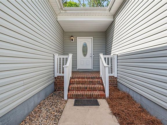 5th image of 100 Webster Rd