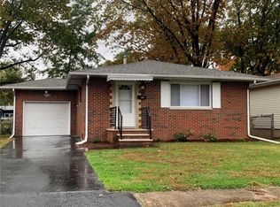 832 Esther Ave, Wood River, IL