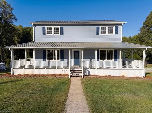 1410 Sumner Rd, Thomasville, NC 27360