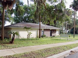 30 W Wilt Ave, Eustis, FL 32726