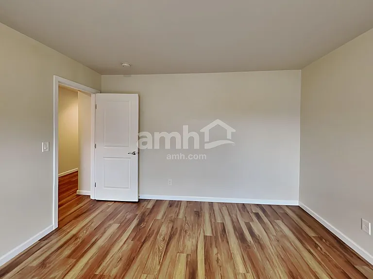 2655 Moore Ave — Photo 9