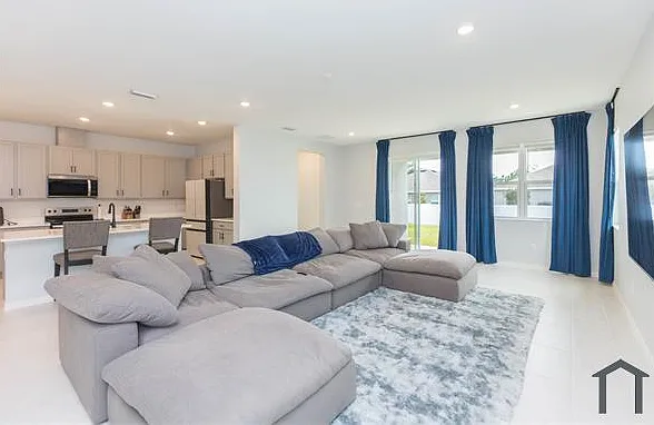 11757 Gerbera Daisy Loop — Photo 1