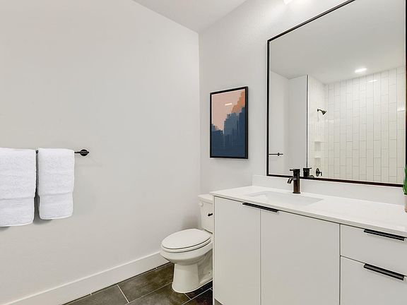 3rd image of 2500 Longview St #513
