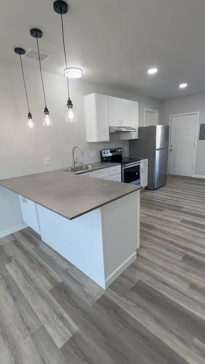 Building Photo - 107 S Windsor Dr #B