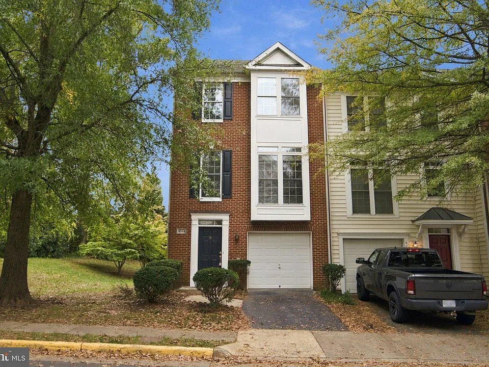 4144 Fairfax Center Creek Dr