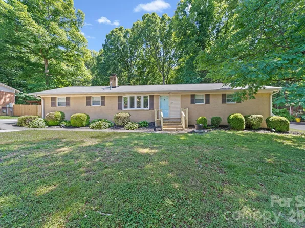 217 Robinson Ave, Matthews, NC 28104