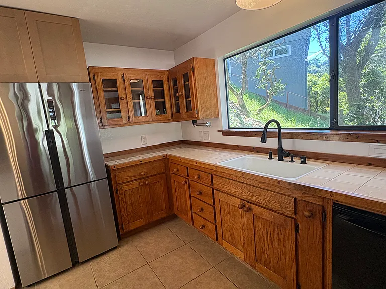 858 Marin Dr — Photo 20
