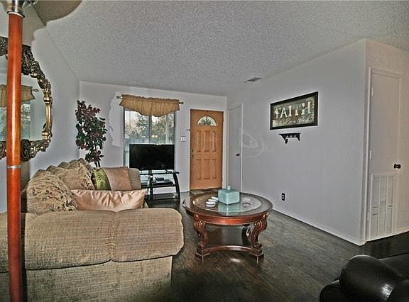 4th image of 805 Loganwood Dr