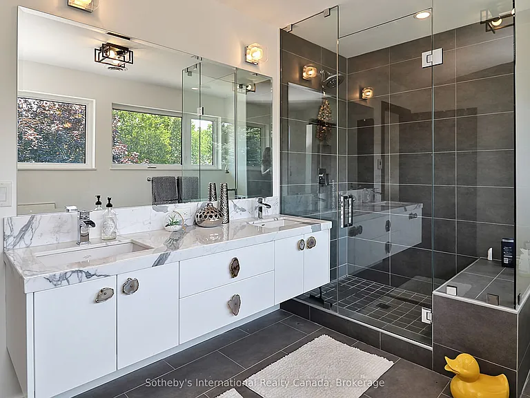4 Holly Ct — Photo 31