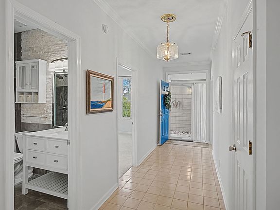 5th image of 231 Green Harbor Rd APT 8