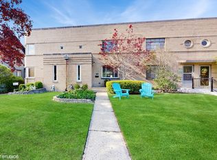 1421 Main St #1421, Evanston, IL 60202