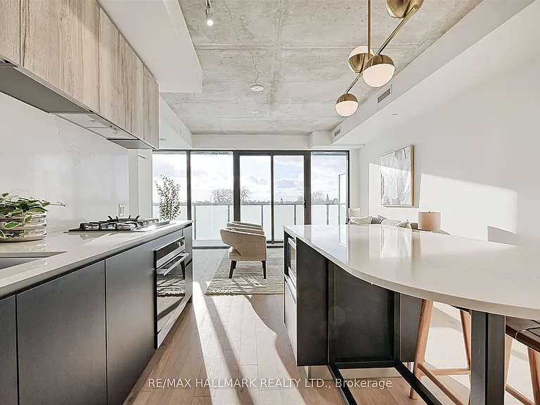 2625 Dundas St W #601 — Photo 4