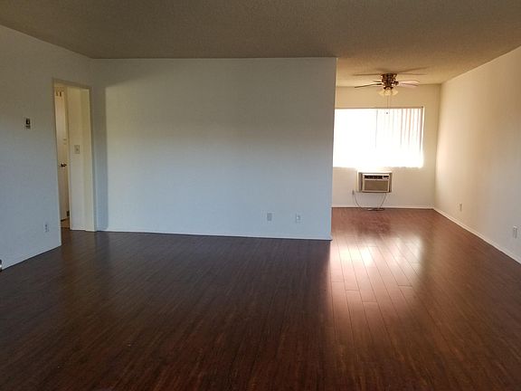 5th image of 6825 De Soto Ave #11