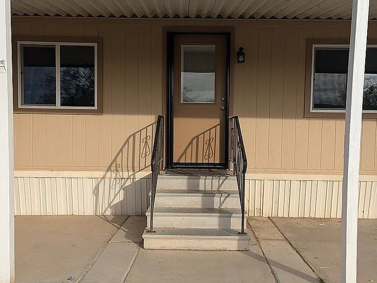 1st image of 49911 N 27th Ave