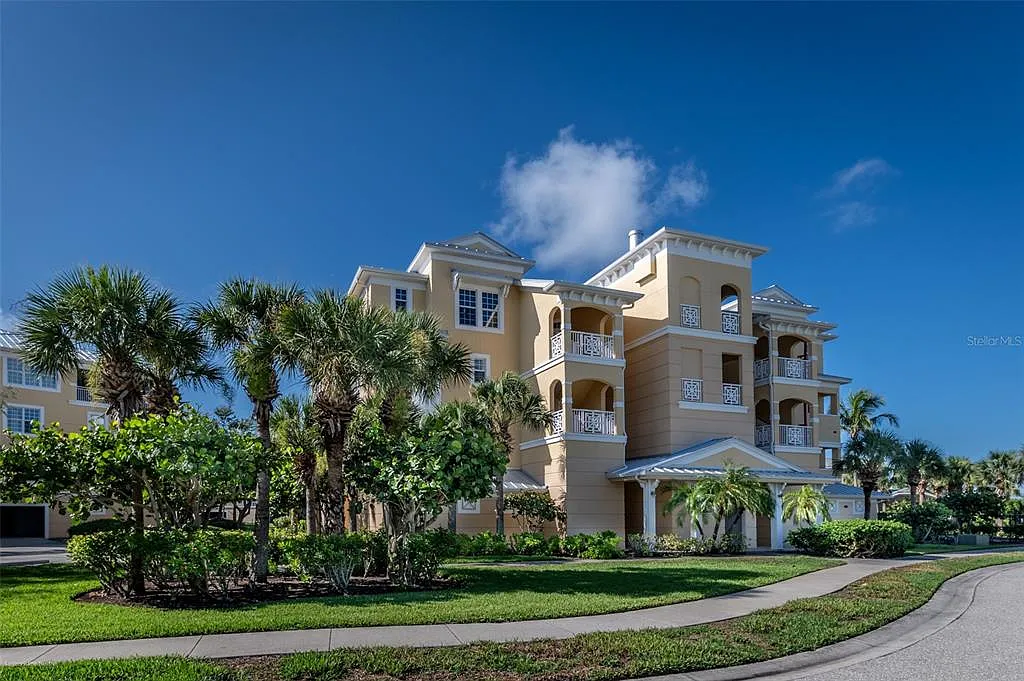 8581 Amberjack Cir — Photo 1