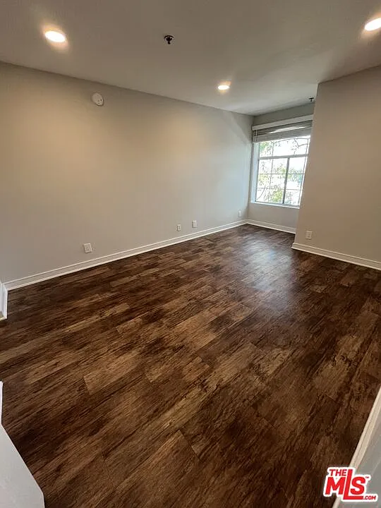 1 bed, 1.0 bath, 800 sqft, $3,835 — Photo 3