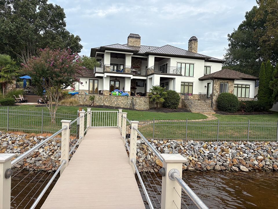 Rear or house