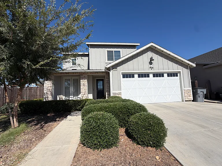 3486 N Clover Ave — Photo 20