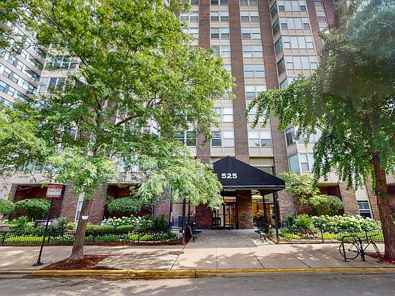 2nd image of 525 W Hawthorne Pl APT 604