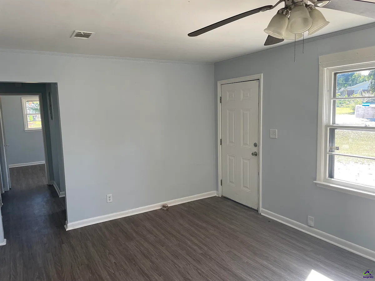 Building Photo - 805 Crestwood Ter