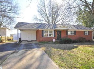 2704 E Lee Rd, Taylors, SC 29687