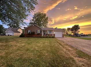 10857 N 300th St, Altamont, IL 62411