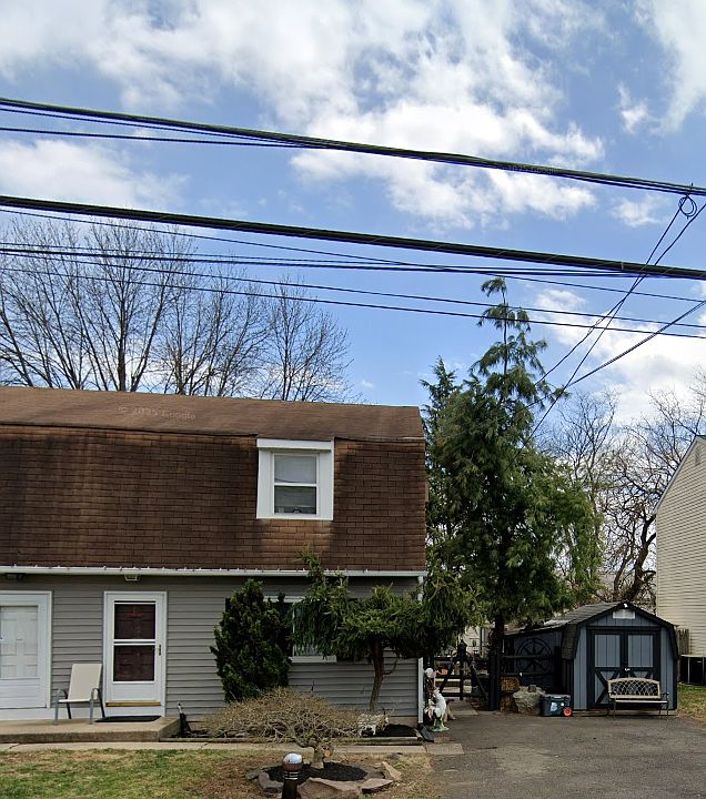 225 Summer Ave Front View from Unit B's driveway