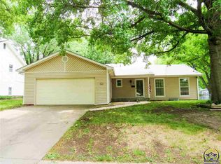 1725 SW Village Dr, Topeka, KS 66604