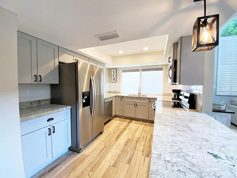 Fully equipped kitchen
