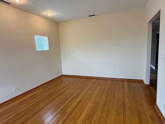 4th image of 2722 N Kimball Ave #3