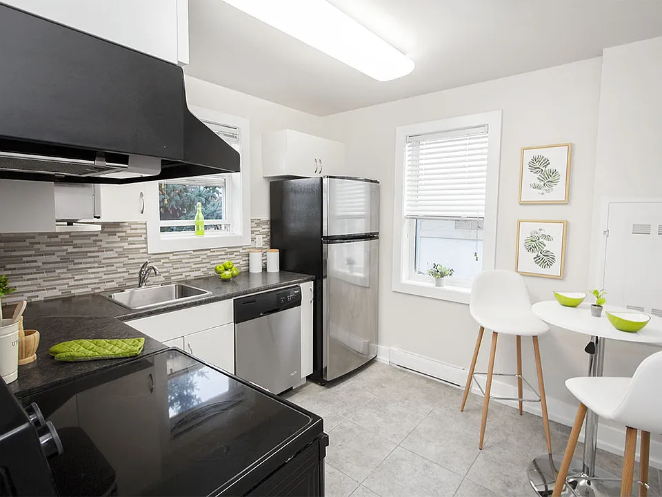 306 Goulet St #10