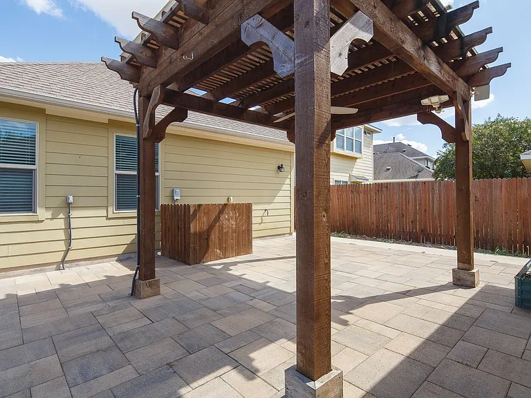 102 Preston Trl — Photo 22