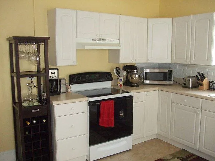 2423 Cherokee Ln — Photo 6