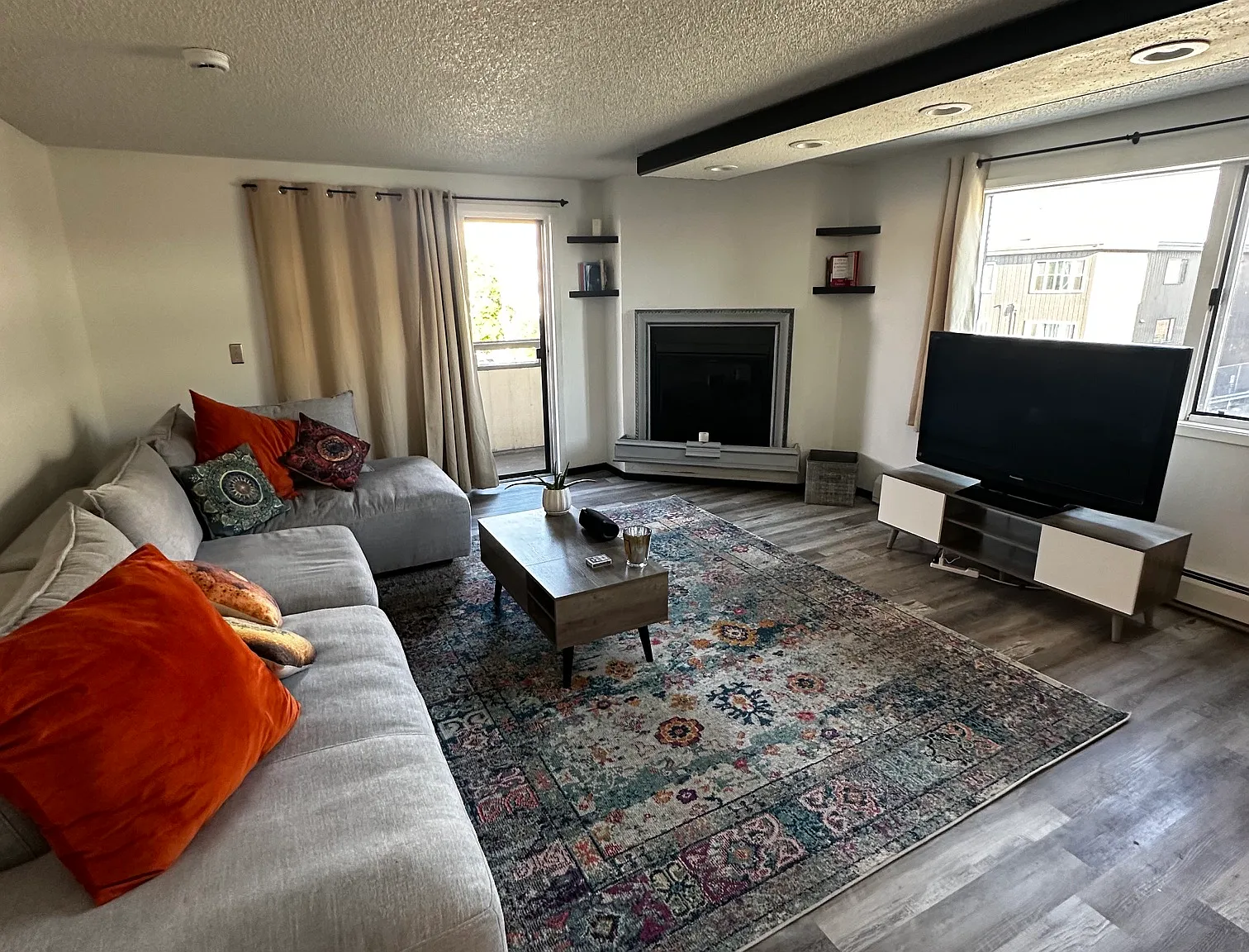 2 bed, 1.5 bath, 1110 sqft, $3,150 — Photo 3