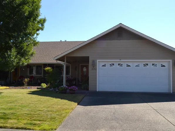 1694 Nunnwood Ln, Grants Pass, OR 97527