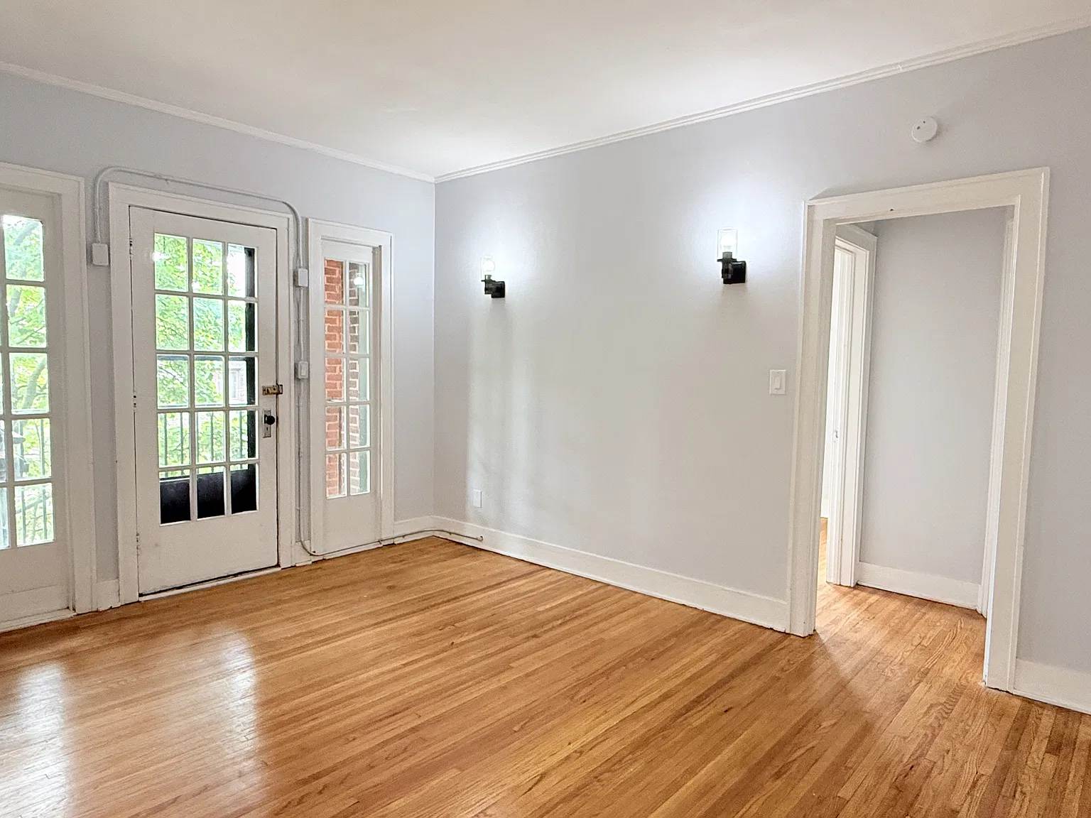 36 Hanna St W — Photo 3