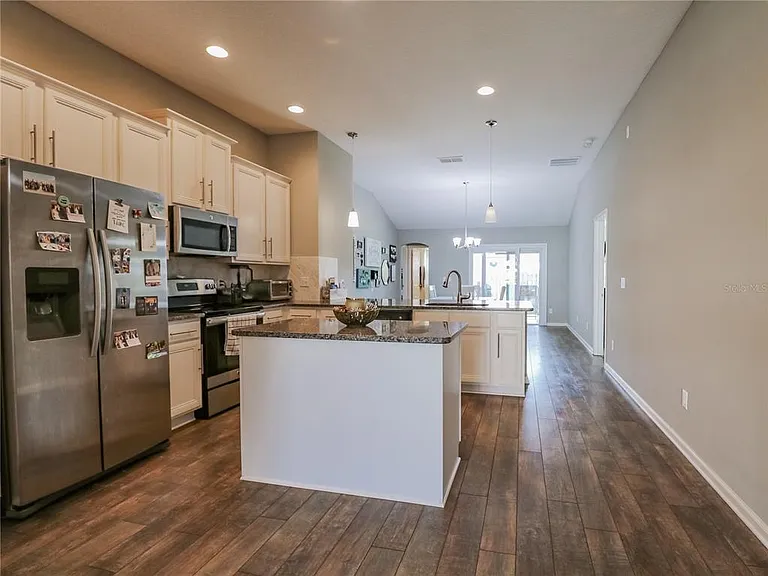 8241 NW 54th St — Photo 5