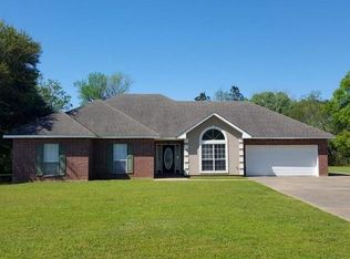 114 River Oaks Dr, Pineville, LA 71360