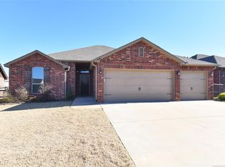 14161 S 267th East Ave, Coweta, OK 74429
