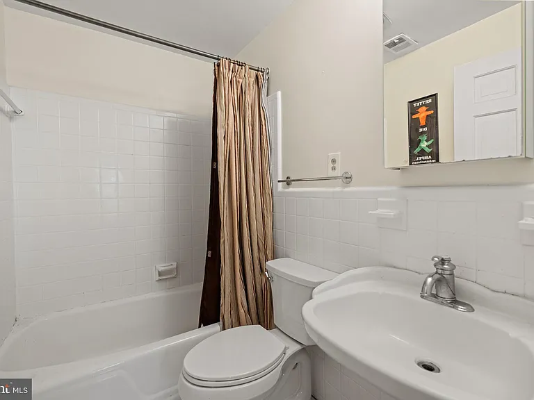 2426 I St NW — Photo 20