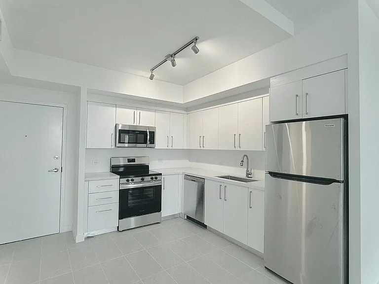 2622 SW 12th St #1 — Photo 2
