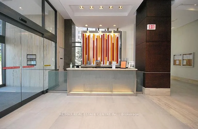 Building Photo - 330 Burnhamthorpe Rd W #2208