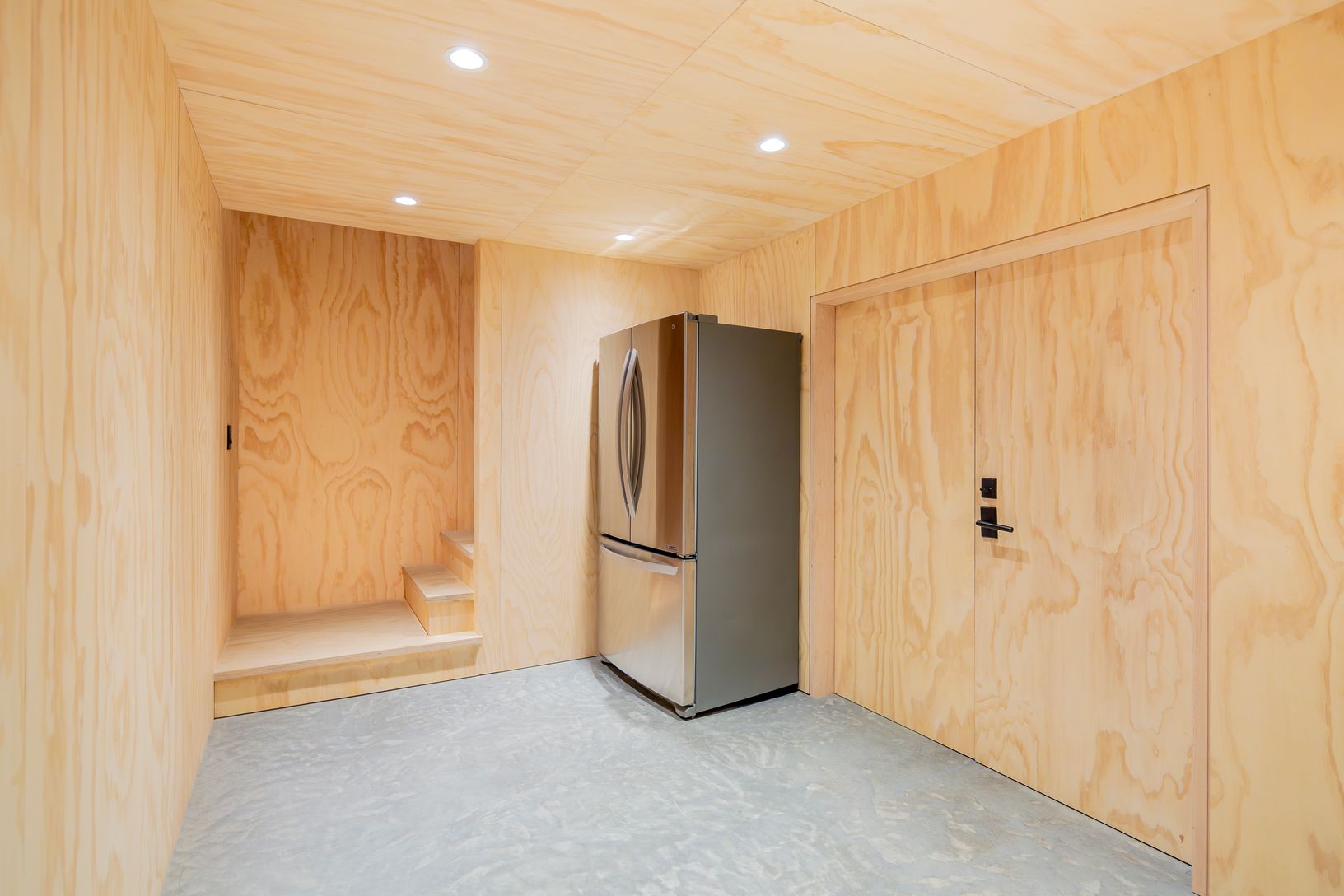  Full fridge freezer lower level 