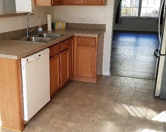 2nd image of 926 Summit Creek Dr Unit 926