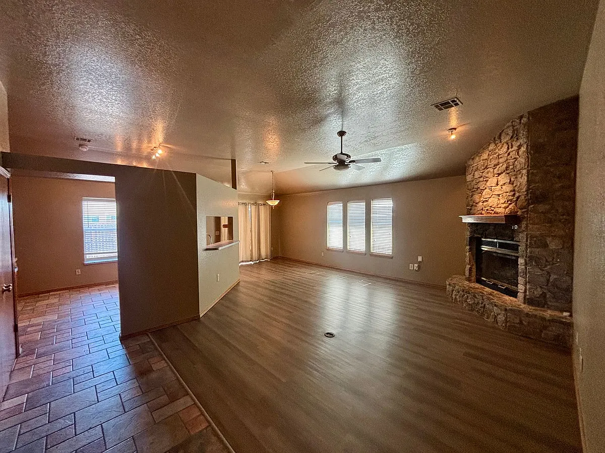 Building Photo - 1304 Fairfax Cir