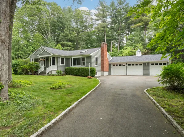 15 Hallsey Lane, Woodbridge, CT 06525