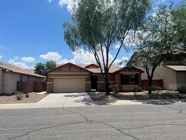 3651 E Kingbird Pl