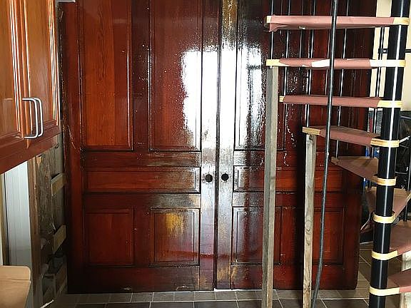 3rd image of 303 Leslie Ave